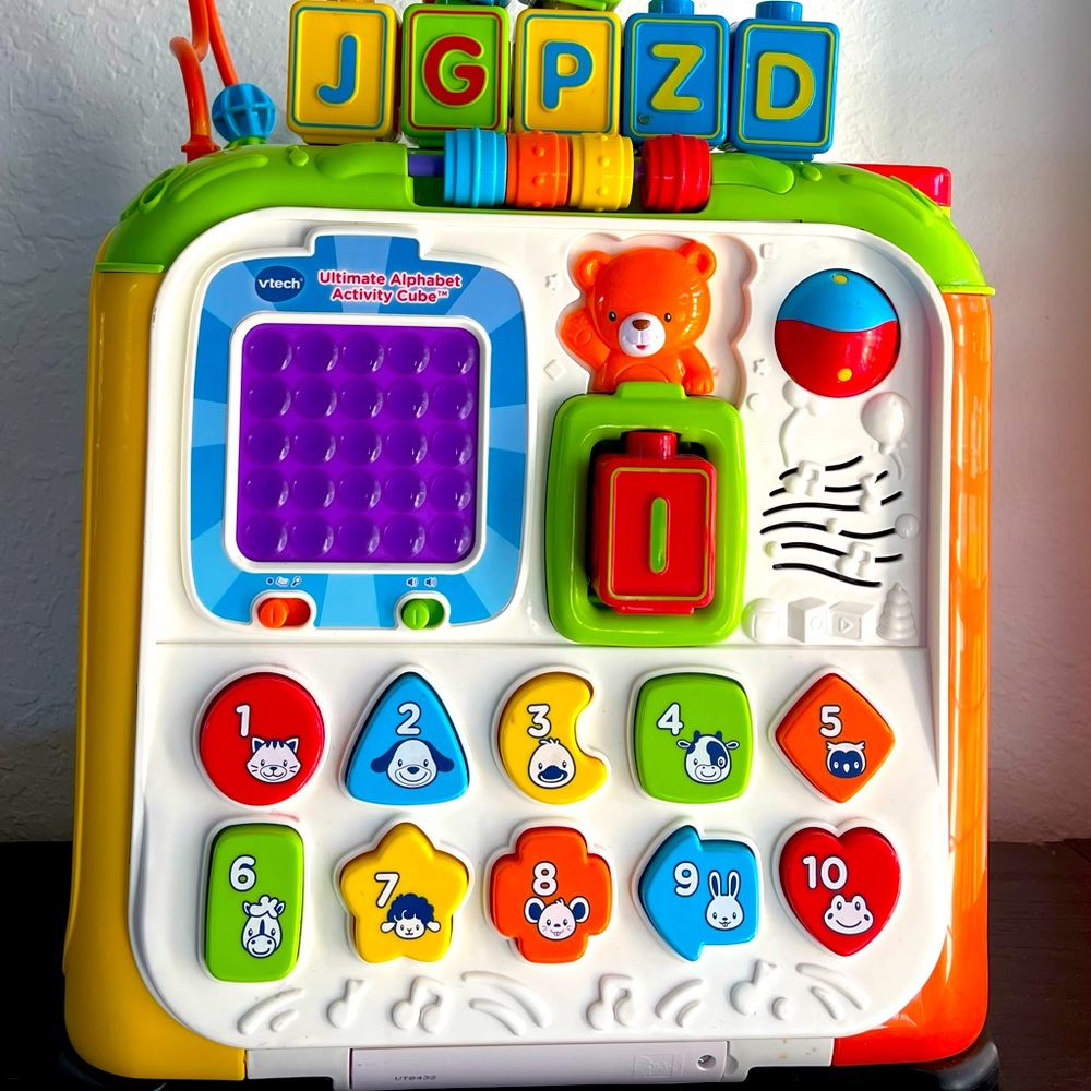 Toddler toy box
